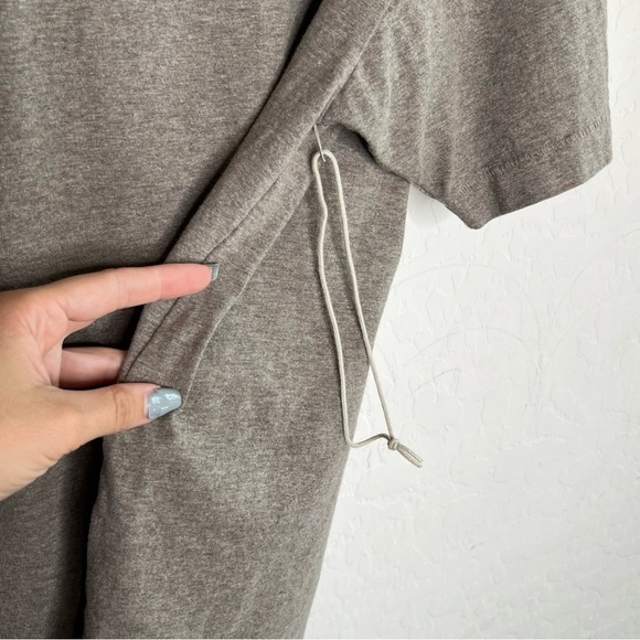 Fear of God Essentials S/S T-shirt with black logo patch in heather grey - Picture 5 of 8